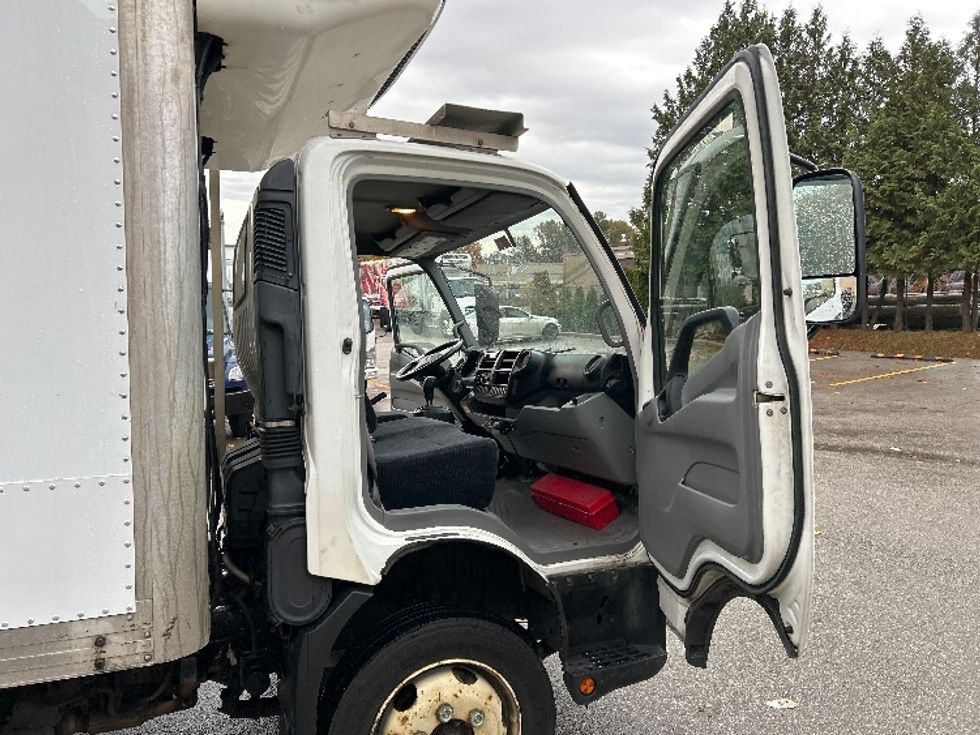 Refrigerated Truck-Light and Medium Duty Trucks-Hino-2018-195-Delta-BC-346,705\n\t\tkm-$ 44,750 - Image 19