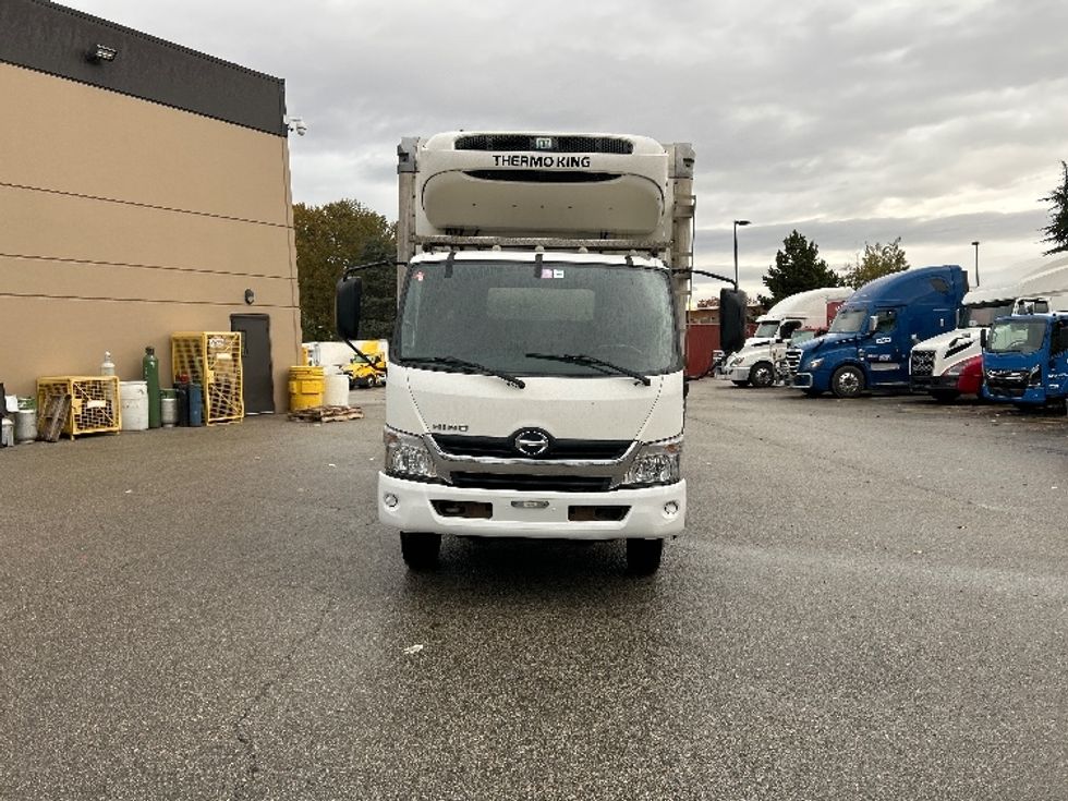 Refrigerated Truck-Light and Medium Duty Trucks-Hino-2018-195-Delta-BC-346,705\n\t\tkm-$ 44,750 - Image 2