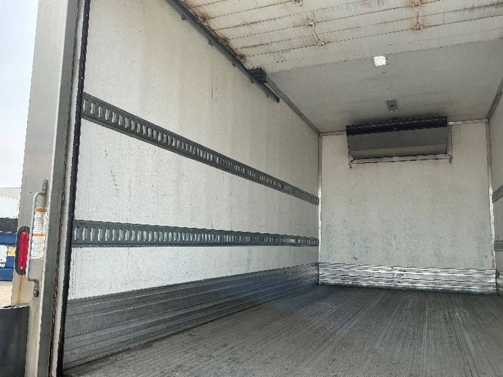 Refrigerated Truck-Light and Medium Duty Trucks-Hino-2018-195-Edmonton-AB-227,491\n\t\tkm-$ 61,000 - Image 10