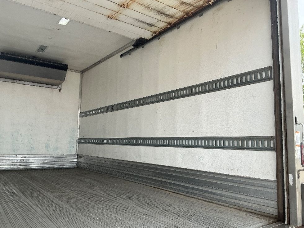 Refrigerated Truck-Light and Medium Duty Trucks-Hino-2018-195-Edmonton-AB-227,491\n\t\tkm-$ 61,000 - Image 11