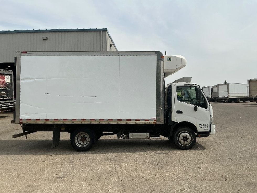 Refrigerated Truck-Light and Medium Duty Trucks-Hino-2018-195-Edmonton-AB-227,491\n\t\tkm-$ 61,000 - Image 14