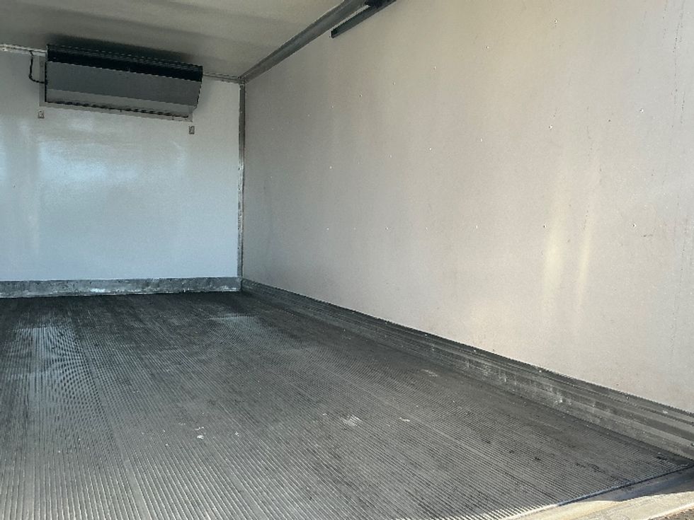 Refrigerated Truck-Light and Medium Duty Trucks-Hino-2018-195-Los Angeles-CA-198,362\n\t\tmiles-$ 38,500 - Image 12