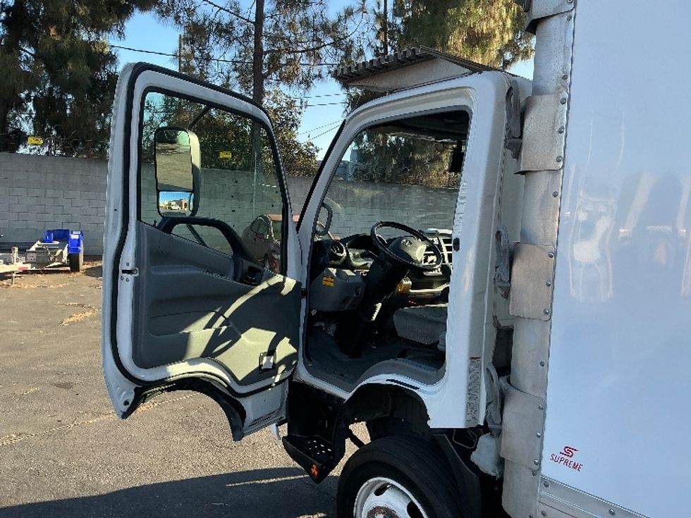 Refrigerated Truck-Light and Medium Duty Trucks-Hino-2018-195-Los Angeles-CA-198,362\n\t\tmiles-$ 38,500 - Image 16