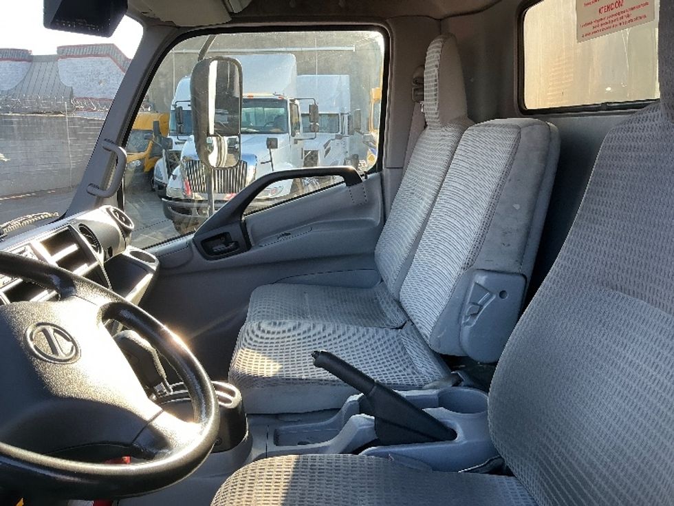 Refrigerated Truck-Light and Medium Duty Trucks-Hino-2018-195-Los Angeles-CA-198,362\n\t\tmiles-$ 38,500 - Image 19