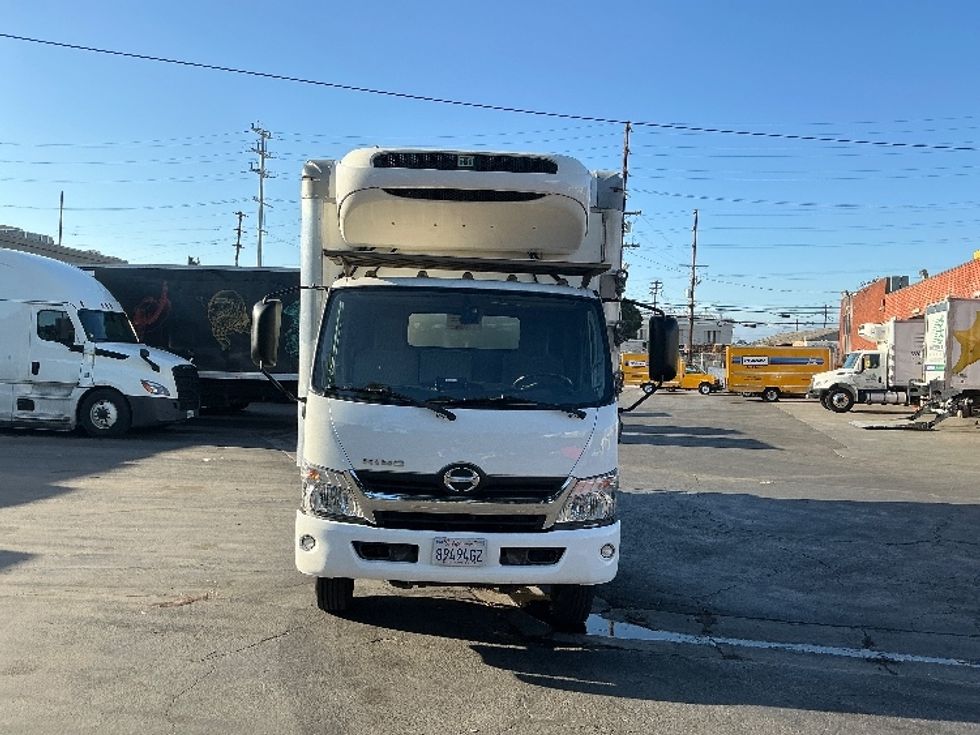 Refrigerated Truck-Light and Medium Duty Trucks-Hino-2018-195-Los Angeles-CA-198,362\n\t\tmiles-$ 38,500 - Image 2