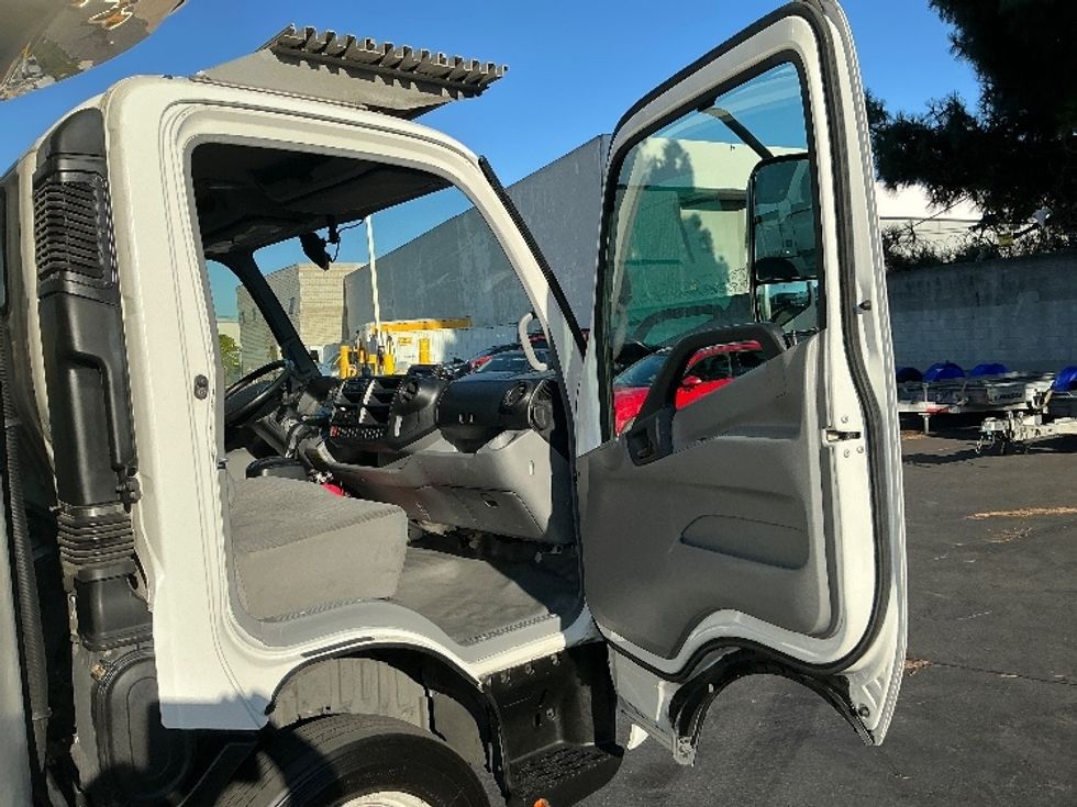 Refrigerated Truck-Light and Medium Duty Trucks-Hino-2018-195-Los Angeles-CA-198,362\n\t\tmiles-$ 38,500 - Image 20