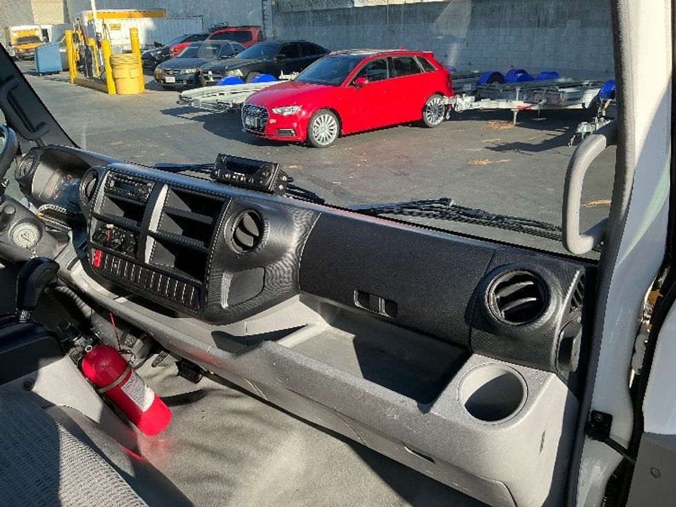 Refrigerated Truck-Light and Medium Duty Trucks-Hino-2018-195-Los Angeles-CA-198,362\n\t\tmiles-$ 38,500 - Image 21
