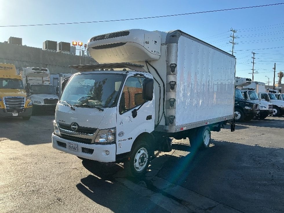 Refrigerated Truck-Light and Medium Duty Trucks-Hino-2018-195-Los Angeles-CA-198,362\n\t\tmiles-$ 38,500 - Image 3