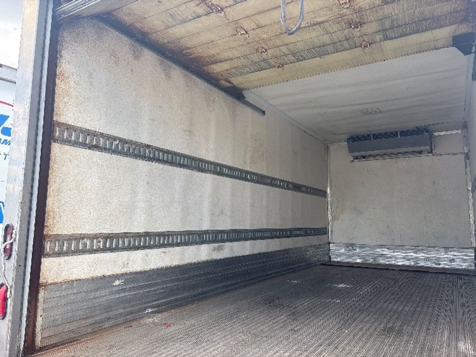 Refrigerated Truck-Light and Medium Duty Trucks-Hino-2018-195-Ottawa-ON-223,625\n\t\tkm-$ 62,750 - Image 11