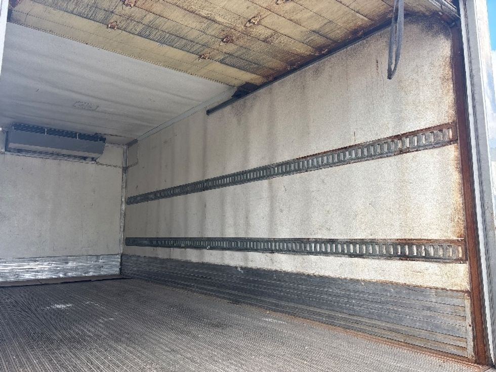 Refrigerated Truck-Light and Medium Duty Trucks-Hino-2018-195-Ottawa-ON-223,625\n\t\tkm-$ 62,750 - Image 12