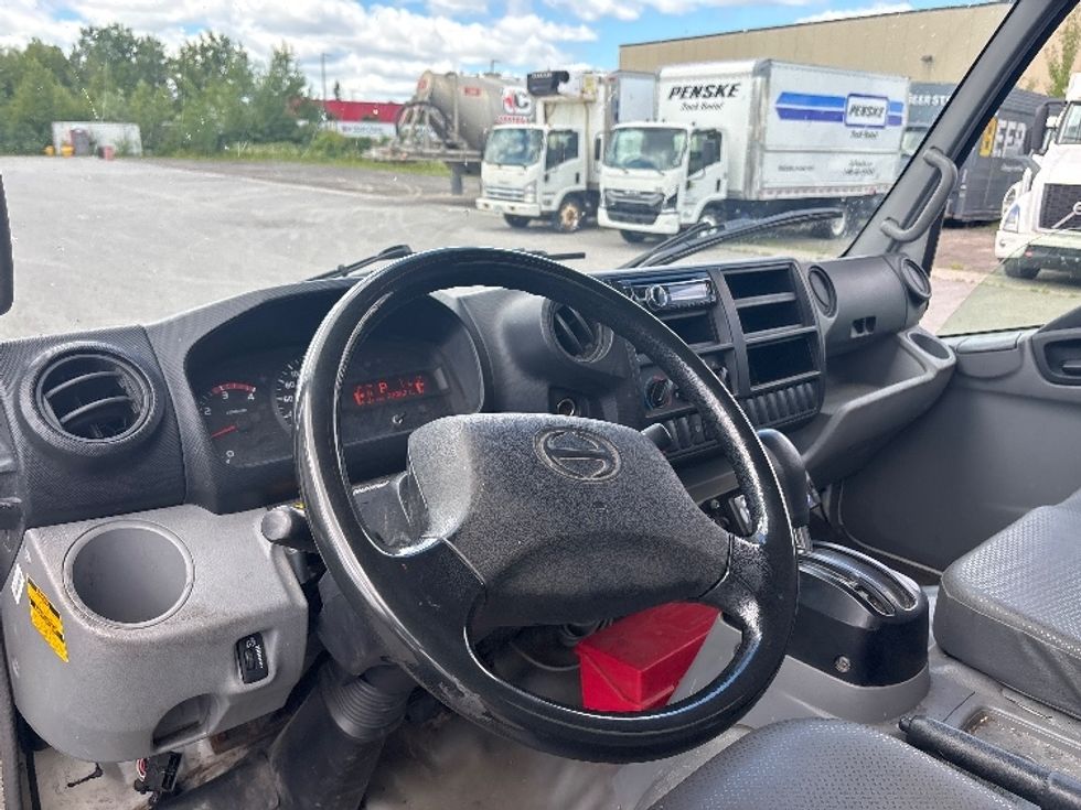 Refrigerated Truck-Light and Medium Duty Trucks-Hino-2018-195-Ottawa-ON-223,625\n\t\tkm-$ 62,750 - Image 17