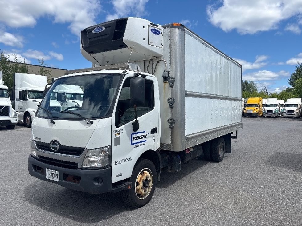 Refrigerated Truck-Light and Medium Duty Trucks-Hino-2018-195-Ottawa-ON-223,625\n\t\tkm-$ 62,750 - Image 3