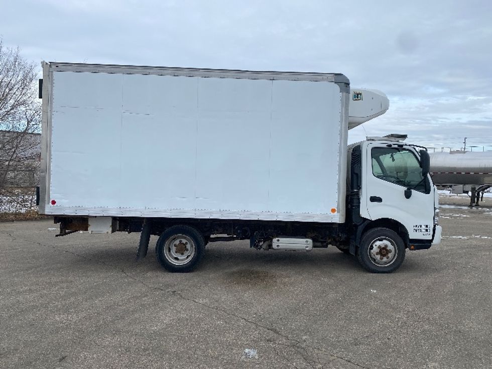 Refrigerated Truck-Light and Medium Duty Trucks-Hino-2018-195-Saskatoon-SK-131,450\n\t\tkm-$ 68,250 - Image 15