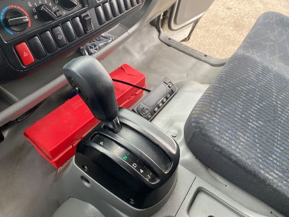 Refrigerated Truck-Light and Medium Duty Trucks-Hino-2018-195-Saskatoon-SK-131,450\n\t\tkm-$ 68,250 - Image 25