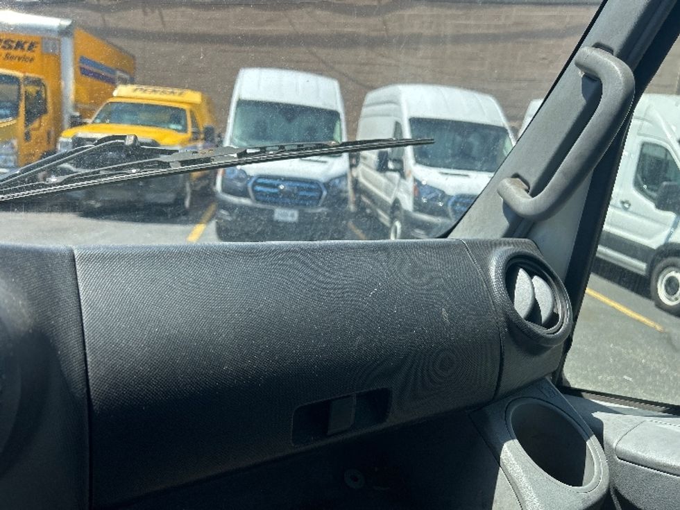 Refrigerated Truck-Light and Medium Duty Trucks-Hino-2018-195-West Babylon-NY-119,100\n\t\tmiles-$ 46,750 - Image 21