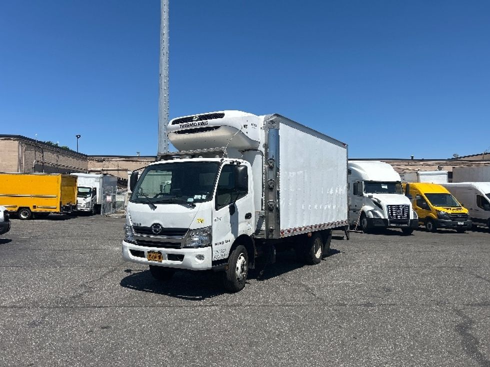Refrigerated Truck-Light and Medium Duty Trucks-Hino-2018-195-West Babylon-NY-119,100\n\t\tmiles-$ 46,750 - Image 3