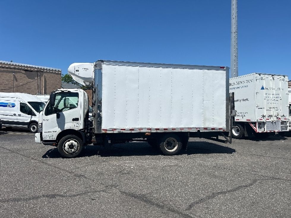 Refrigerated Truck-Light and Medium Duty Trucks-Hino-2018-195-West Babylon-NY-119,100\n\t\tmiles-$ 46,750 - Image 4