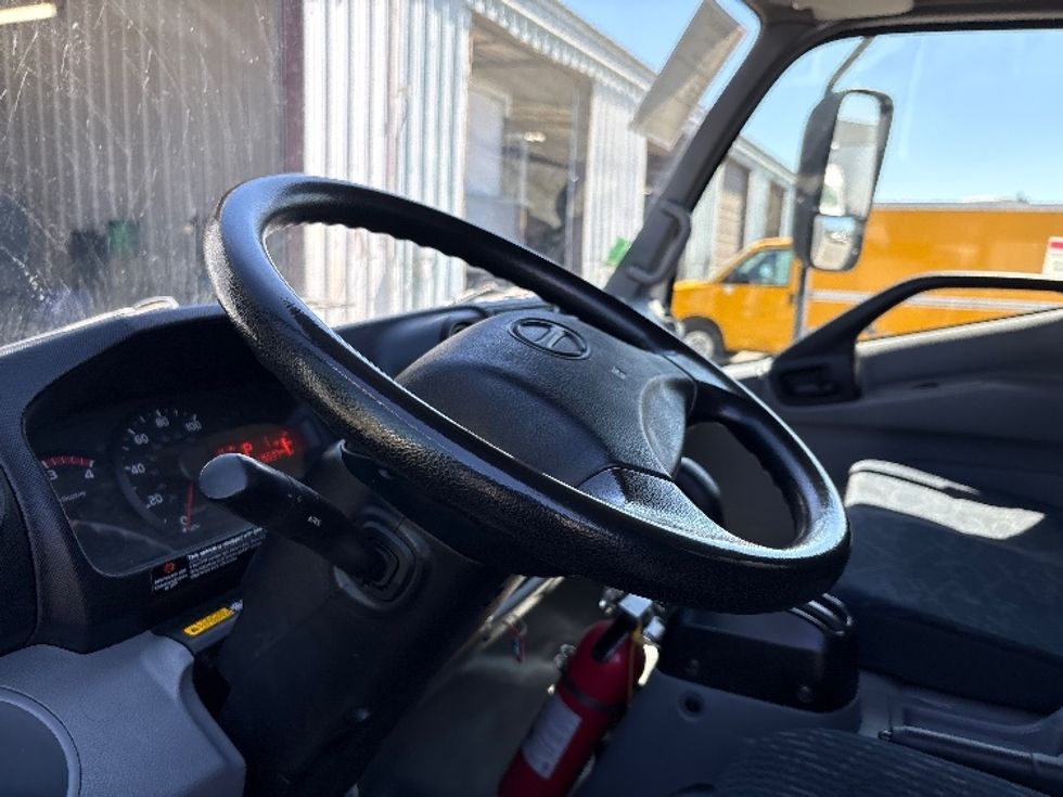 Refrigerated Truck-Light and Medium Duty Trucks-Hino-2018-195-West Sacramento-CA-119,878\n\t\tmiles-$ 36,500 - Image 17