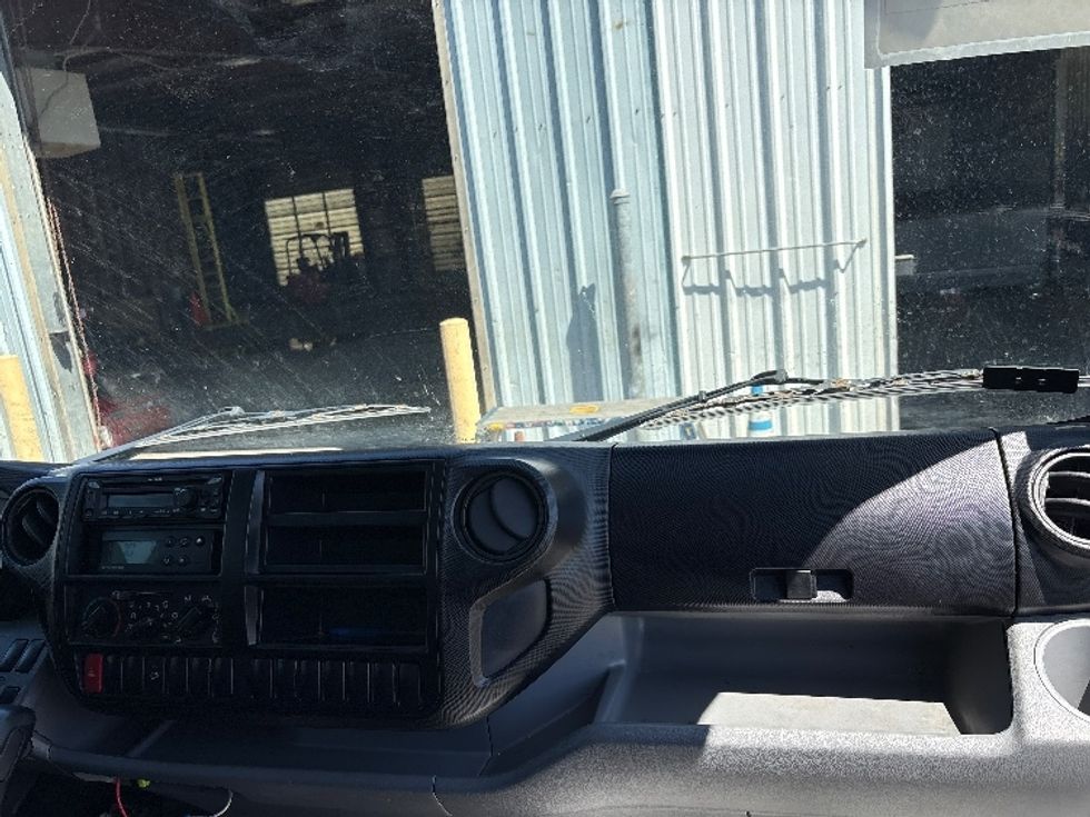 Refrigerated Truck-Light and Medium Duty Trucks-Hino-2018-195-West Sacramento-CA-119,878\n\t\tmiles-$ 36,500 - Image 21