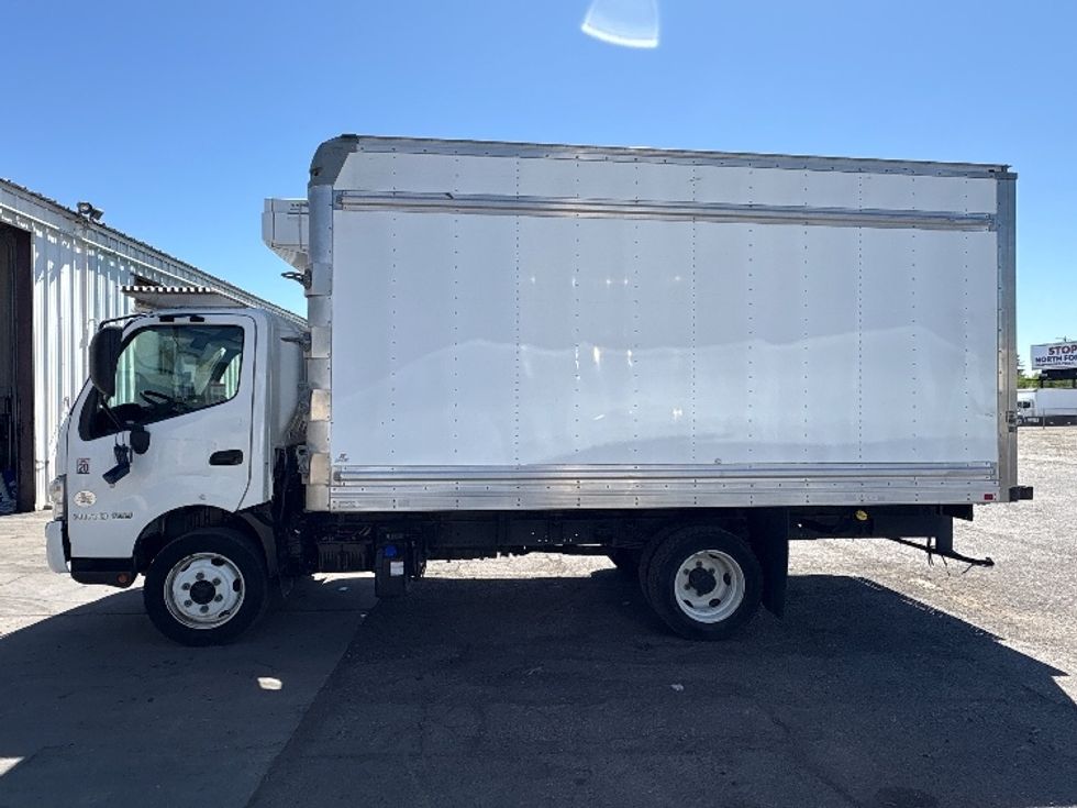 Refrigerated Truck-Light and Medium Duty Trucks-Hino-2018-195-West Sacramento-CA-119,878\n\t\tmiles-$ 36,500 - Image 4
