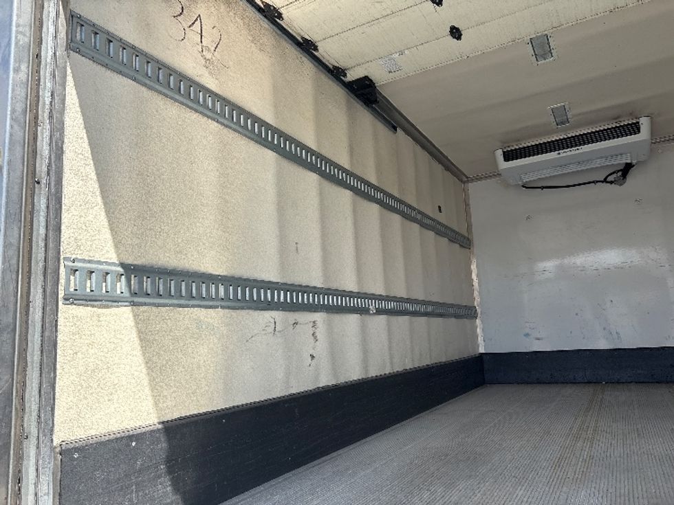 Refrigerated Truck-Light and Medium Duty Trucks-Hino-2018-195-West Sacramento-CA-145,282\n\t\tmiles-$ 37,500 - Image 11