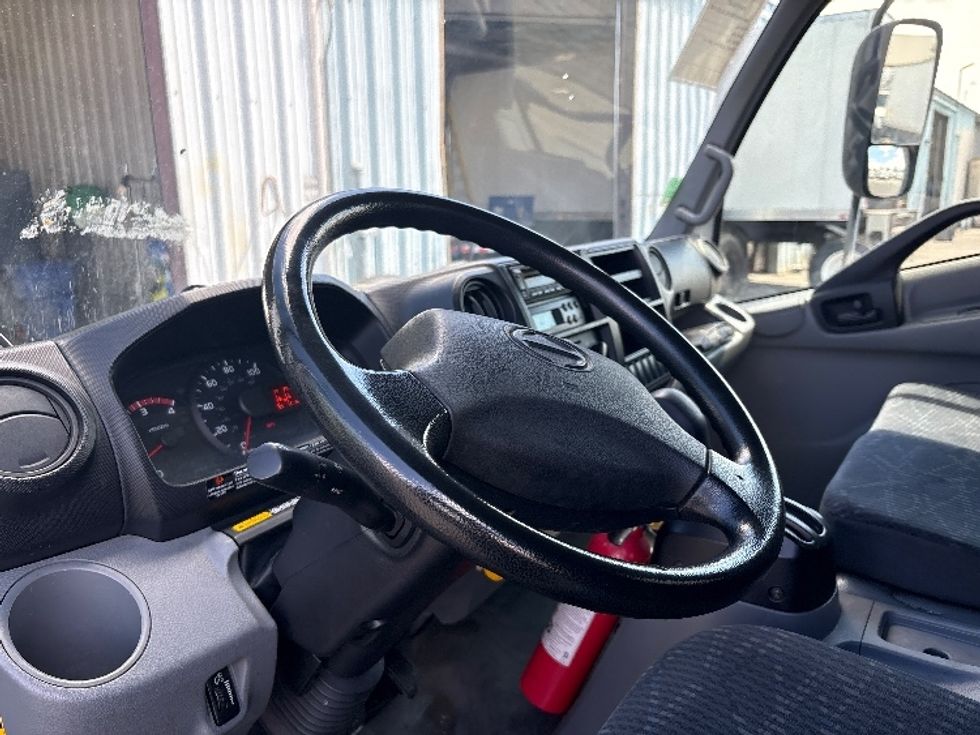 Refrigerated Truck-Light and Medium Duty Trucks-Hino-2018-195-West Sacramento-CA-145,282\n\t\tmiles-$ 37,500 - Image 17