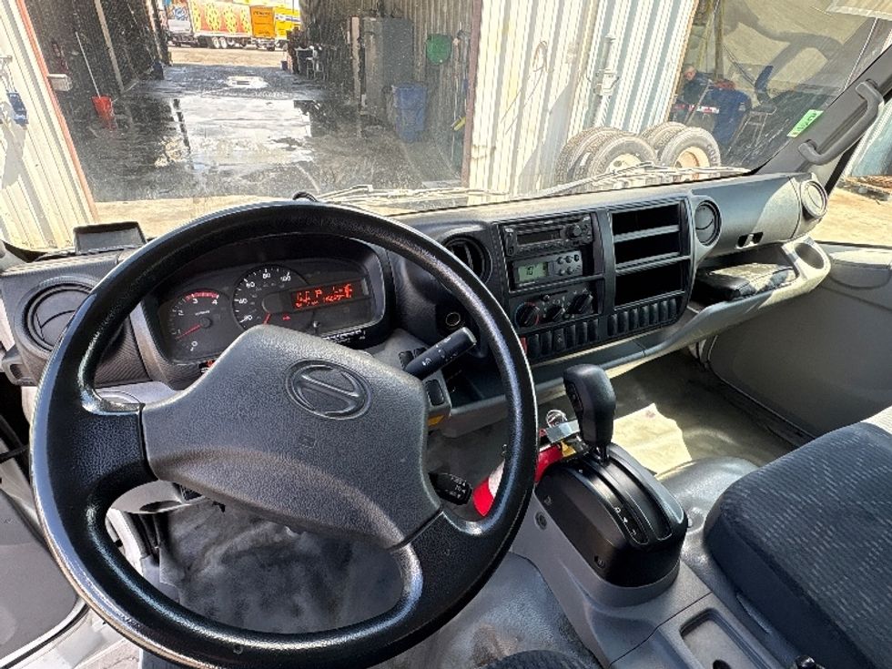 Refrigerated Truck-Light and Medium Duty Trucks-Hino-2018-195-West Sacramento-CA-145,282\n\t\tmiles-$ 37,500 - Image 18