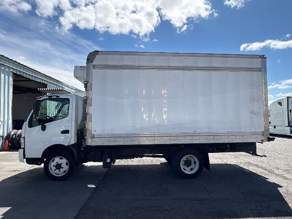 Refrigerated Truck-Light and Medium Duty Trucks-Hino-2018-195-West Sacramento-CA-145,282\n\t\tmiles-$ 37,500 - Image 4