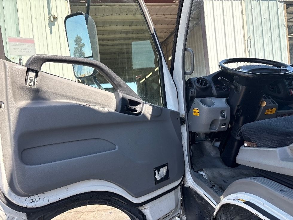 Refrigerated Truck-Light and Medium Duty Trucks-Hino-2018-195-West Sacramento-CA-203,664\n\t\tmiles-$ 26,250 - Image 16