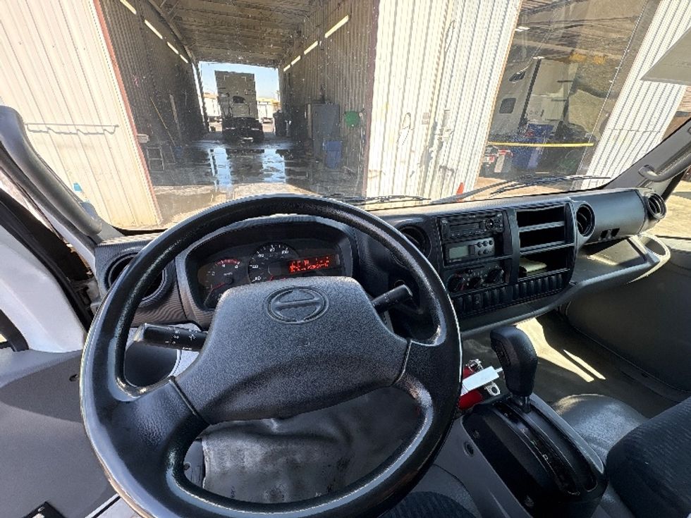 Refrigerated Truck-Light and Medium Duty Trucks-Hino-2018-195-West Sacramento-CA-203,664\n\t\tmiles-$ 26,250 - Image 18