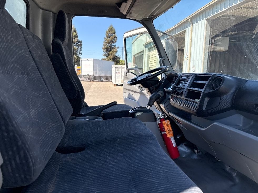 Refrigerated Truck-Light and Medium Duty Trucks-Hino-2018-195-West Sacramento-CA-203,664\n\t\tmiles-$ 26,250 - Image 22