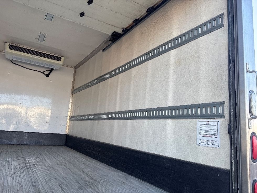 Refrigerated Truck-Light and Medium Duty Trucks-Hino-2018-195-West Sacramento-CA-212,183\n\t\tmiles-$ 29,500 - Image 12