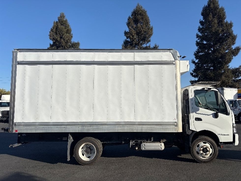 Refrigerated Truck-Light and Medium Duty Trucks-Hino-2018-195-West Sacramento-CA-212,183\n\t\tmiles-$ 29,500 - Image 15