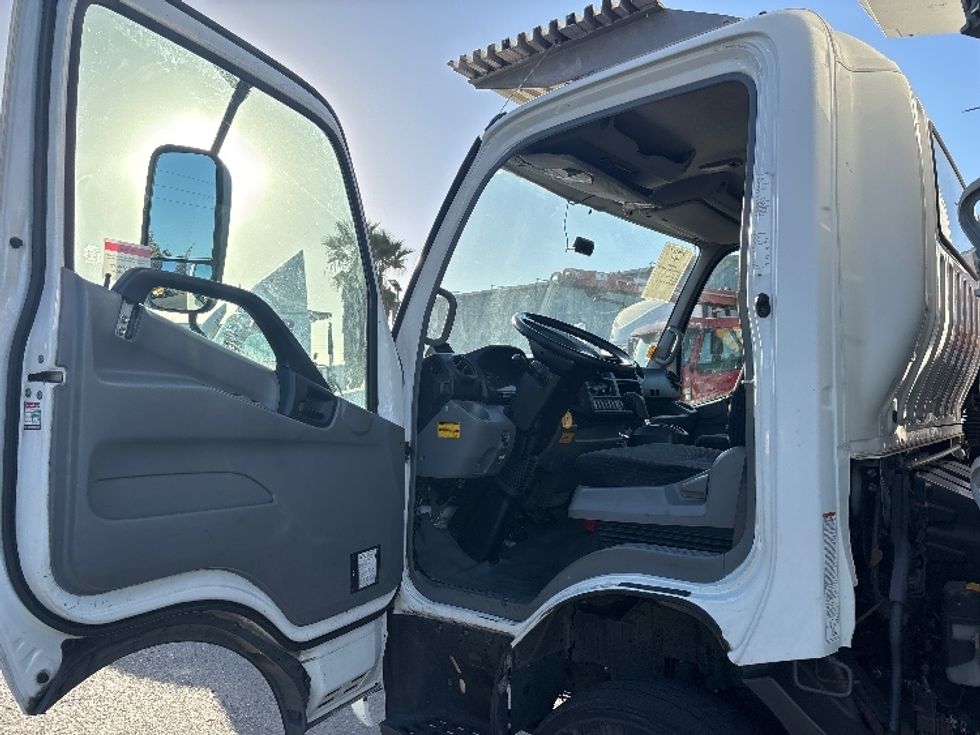Refrigerated Truck-Light and Medium Duty Trucks-Hino-2018-195-West Sacramento-CA-212,183\n\t\tmiles-$ 29,500 - Image 16