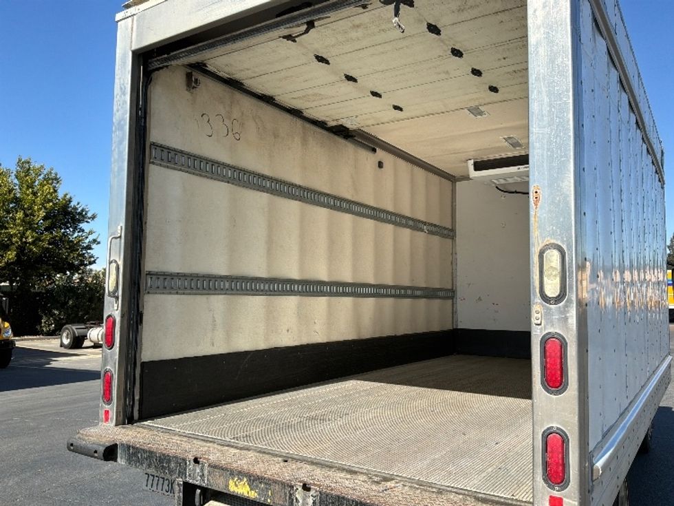 Refrigerated Truck-Light and Medium Duty Trucks-Hino-2018-195-West Sacramento-CA-303,971\n\t\tmiles-$ 21,250 - Image 11
