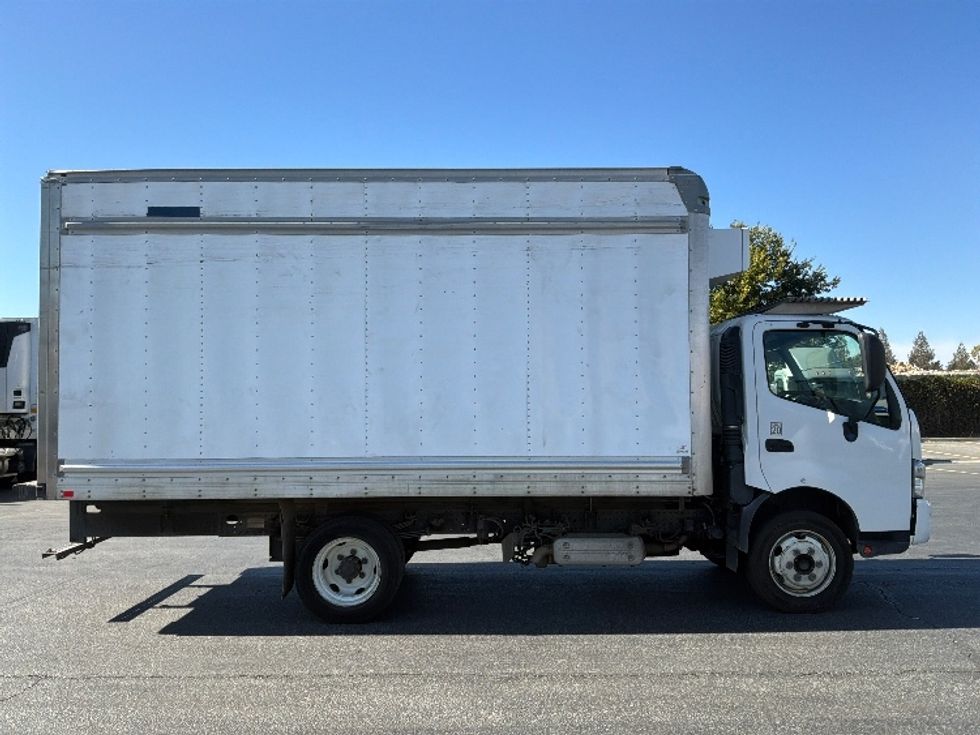 Refrigerated Truck-Light and Medium Duty Trucks-Hino-2018-195-West Sacramento-CA-303,971\n\t\tmiles-$ 21,250 - Image 15