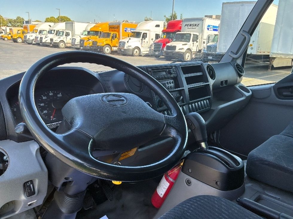 Refrigerated Truck-Light and Medium Duty Trucks-Hino-2018-195-West Sacramento-CA-303,971\n\t\tmiles-$ 21,250 - Image 17