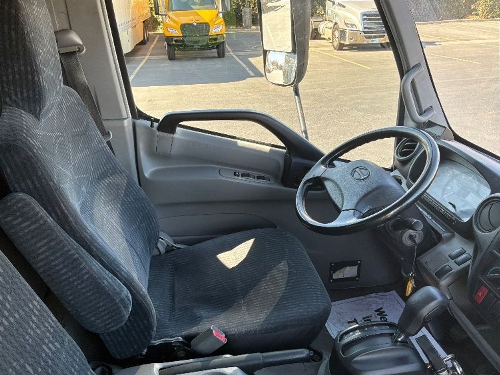 Refrigerated Truck-Light and Medium Duty Trucks-Hino-2018-195-West Sacramento-CA-303,971\n\t\tmiles-$ 21,250 - Image 22