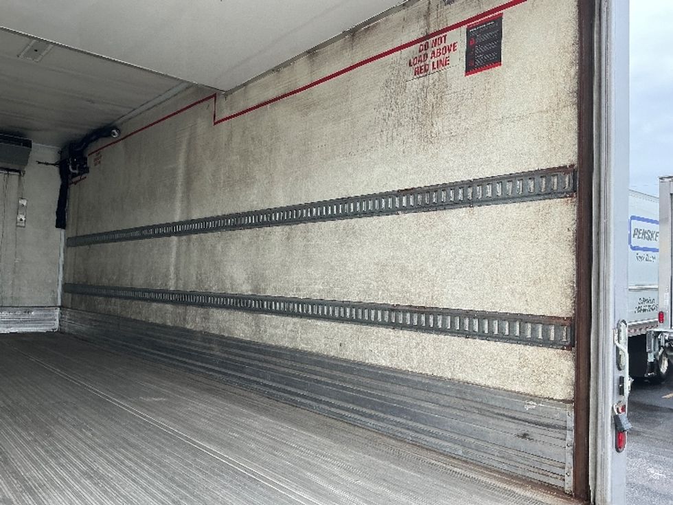 Refrigerated Truck-Light and Medium Duty Trucks-Hino-2018-258LP-Stoney Creek-ON-308,066\n\t\tkm-$ 67,250 - Image 12