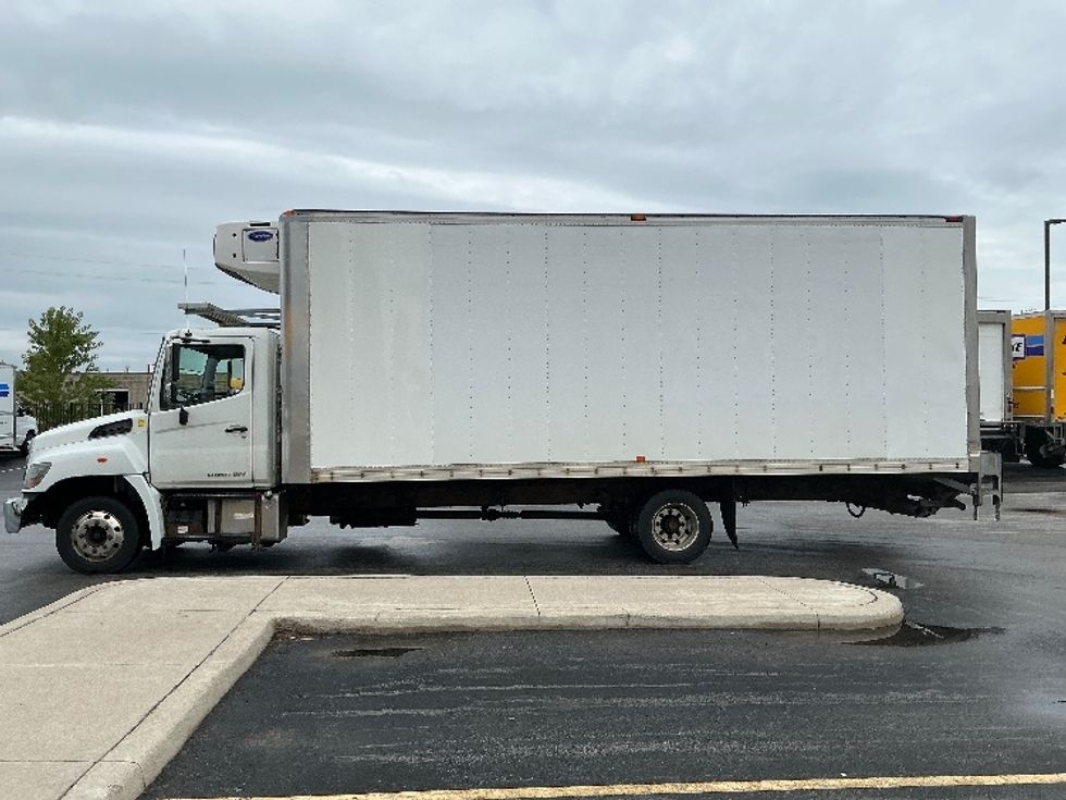 Refrigerated Truck-Light and Medium Duty Trucks-Hino-2018-258LP-Stoney Creek-ON-308,066\n\t\tkm-$ 67,250 - Image 4