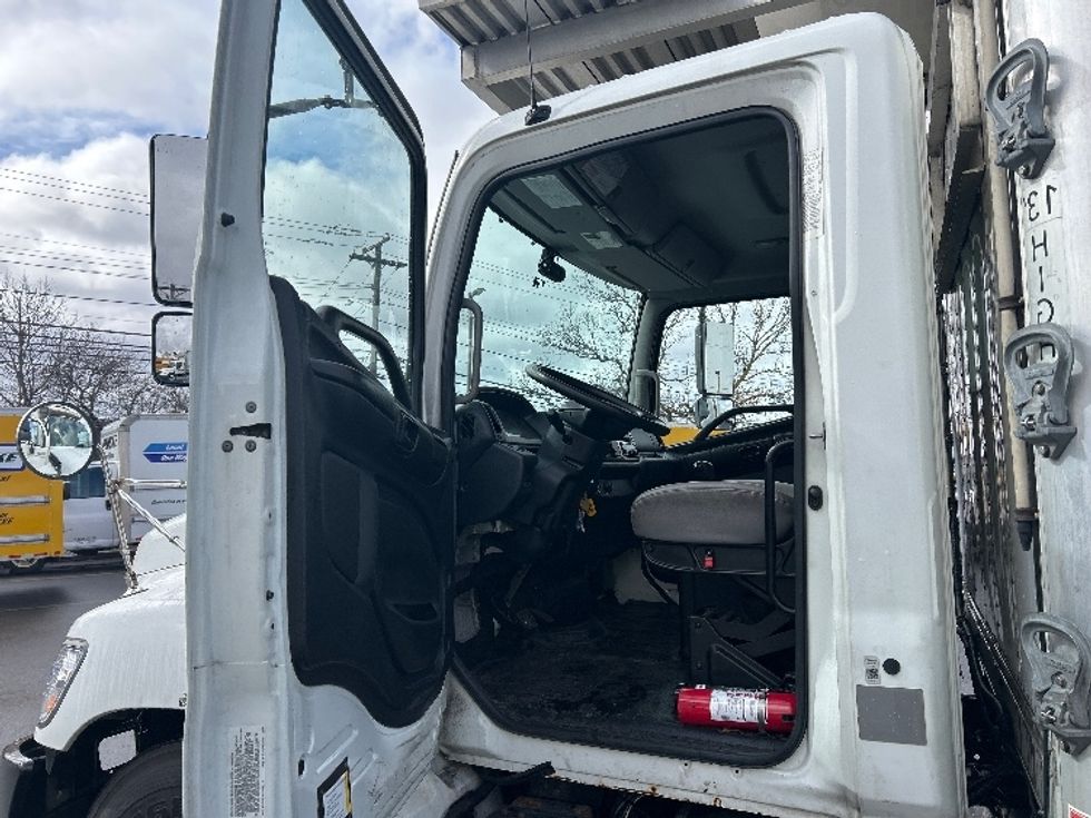 Refrigerated Truck-Light and Medium Duty Trucks-Hino-2018-268-Braintree-MA-206,837\n\t\tmiles-$ 24,250 - Image 15