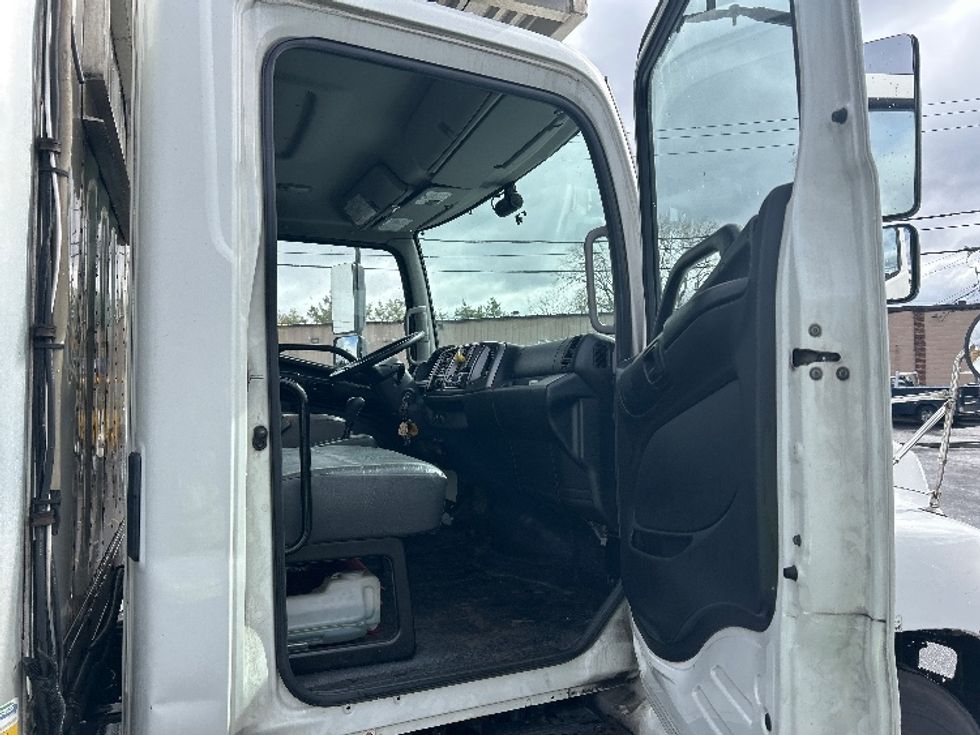 Refrigerated Truck-Light and Medium Duty Trucks-Hino-2018-268-Braintree-MA-206,837\n\t\tmiles-$ 24,250 - Image 20