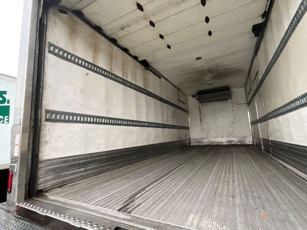 Refrigerated Truck-Light and Medium Duty Trucks-Hino-2018-268-Delta-BC-109,065\n\t\tkm-$ 77,250 - Image 11