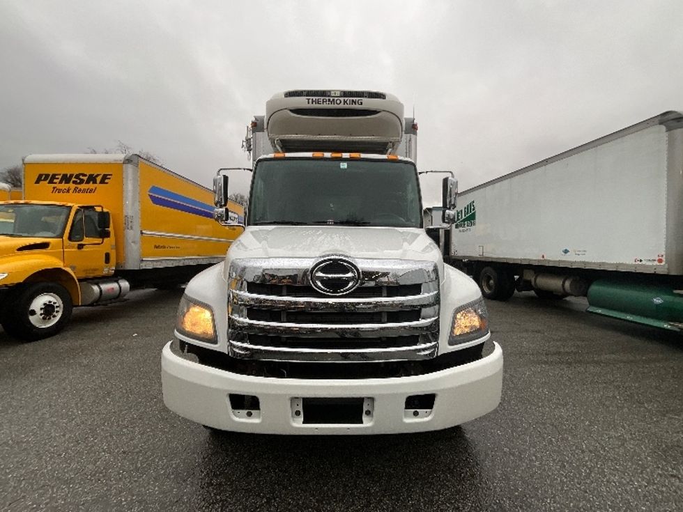 Refrigerated Truck-Light and Medium Duty Trucks-Hino-2018-268-Delta-BC-109,065\n\t\tkm-$ 77,250 - Image 2