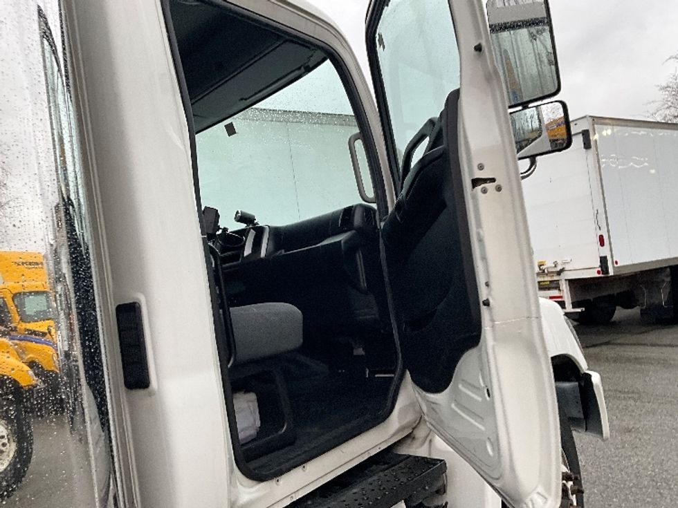 Refrigerated Truck-Light and Medium Duty Trucks-Hino-2018-268-Delta-BC-109,065\n\t\tkm-$ 77,250 - Image 20