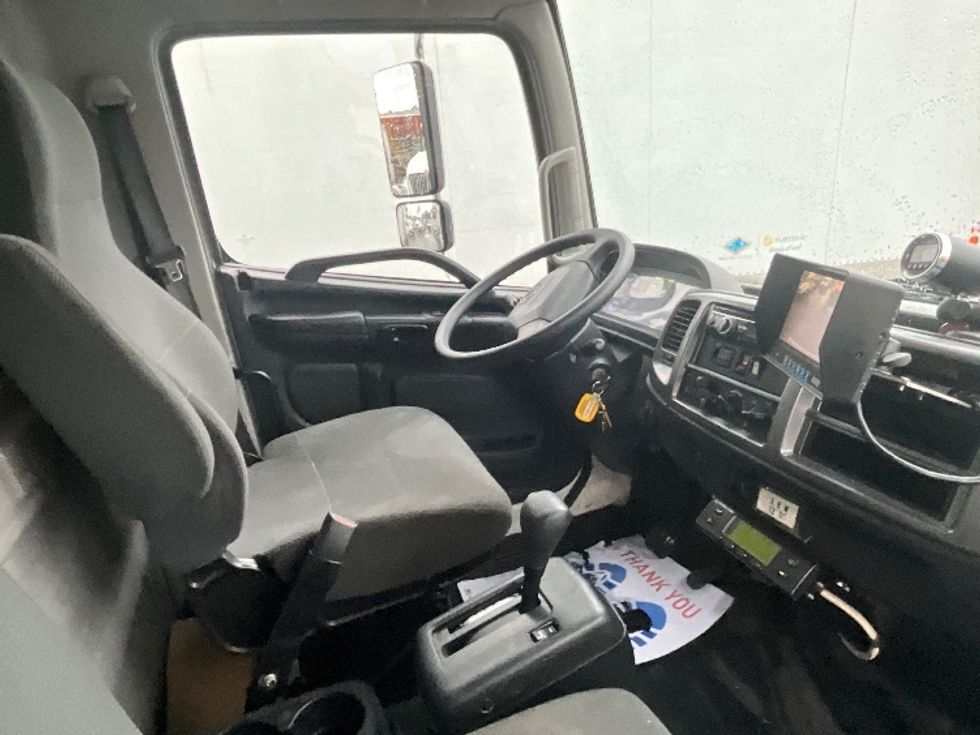 Refrigerated Truck-Light and Medium Duty Trucks-Hino-2018-268-Delta-BC-109,065\n\t\tkm-$ 77,250 - Image 22