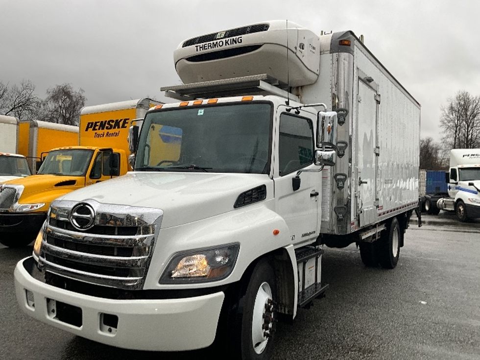 Refrigerated Truck-Light and Medium Duty Trucks-Hino-2018-268-Delta-BC-109,065\n\t\tkm-$ 77,250 - Image 3