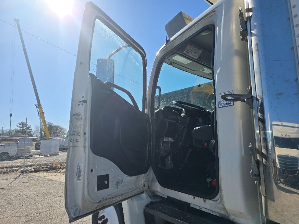 Refrigerated Truck-Light and Medium Duty Trucks-Hino-2018-268-Forest Park-GA-259,543\n\t\tmiles-$ 44,250 - Image 17