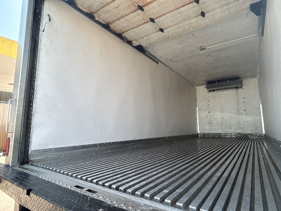Refrigerated Truck-Light and Medium Duty Trucks-Hino-2018-268-Harlingen-TX-233,330\n\t\tmiles-$ 39,000 - Image 11