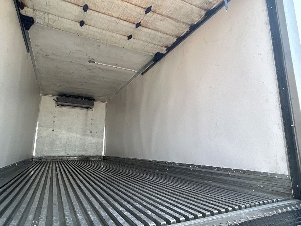Refrigerated Truck-Light and Medium Duty Trucks-Hino-2018-268-Harlingen-TX-233,330\n\t\tmiles-$ 39,000 - Image 12